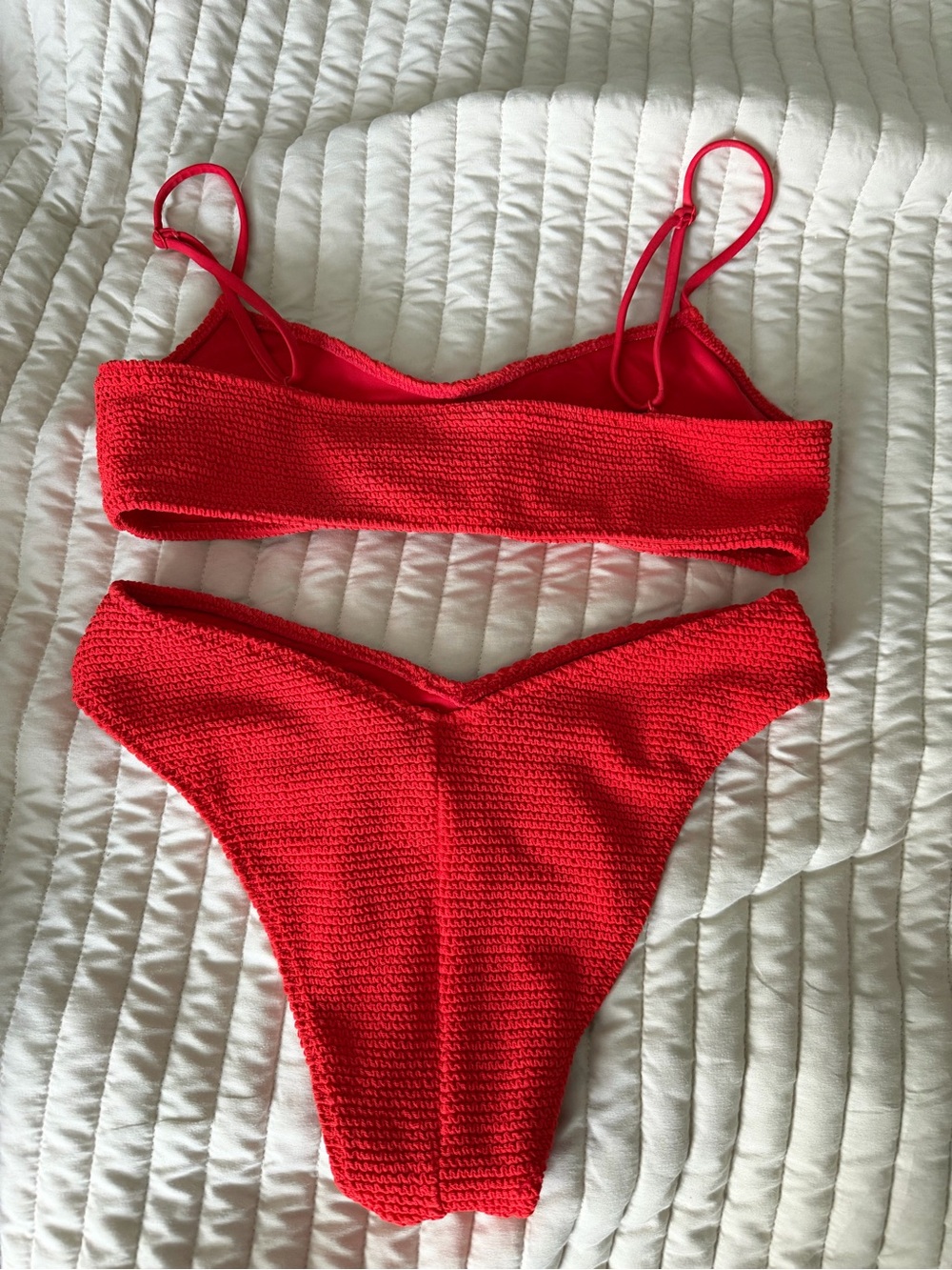 Red bikini - Picture 4 of 5